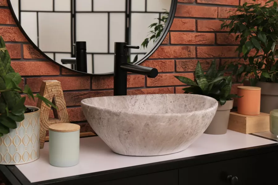 Penceresiz bir banyo için bitkiler - bu mümkün mü? Evet ve bunu yapmak için harika bir yolumuz var.