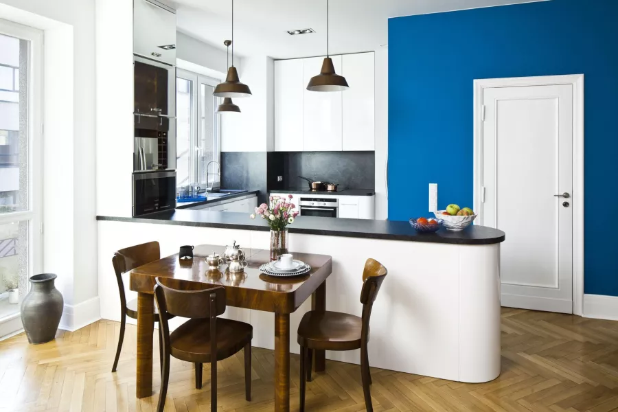 Łódź'da bir kiralık evde mutfak. Agata ve Dawid, Art Deco tarzından ilham aldı