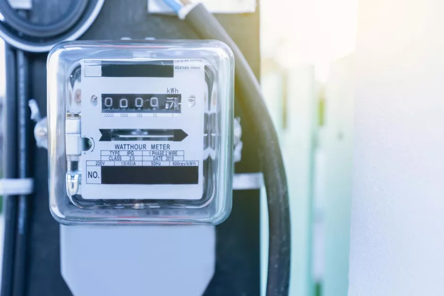 Kartový elektroměr. Jak to funguje? Komu doporučit předplacenou elektřinu?