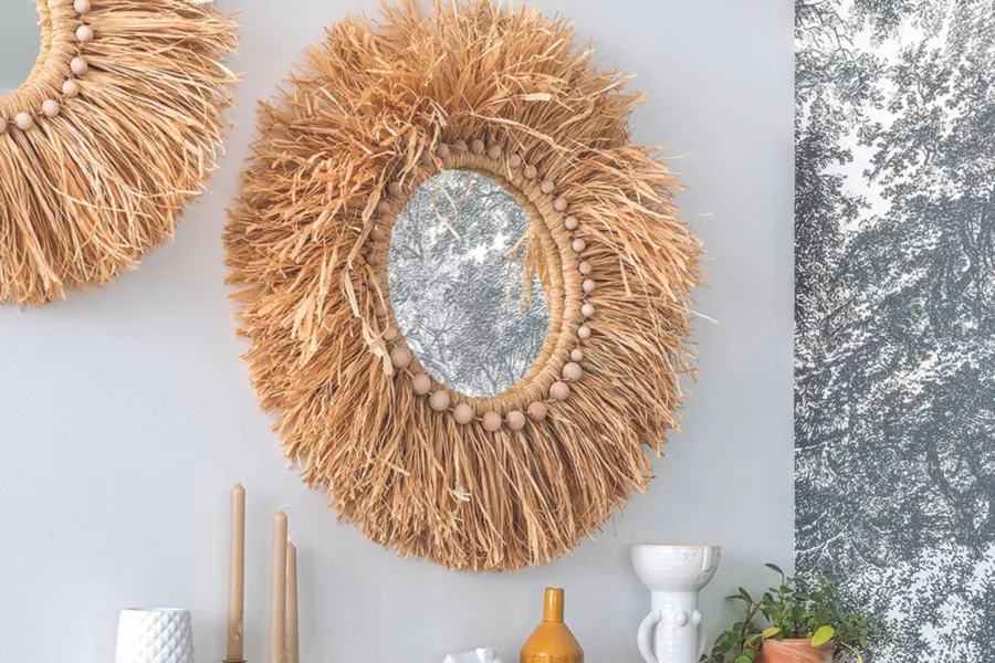 Modno boho ogledalo v "naredi sam" različici. Instagramerka je razkrila svoj patent