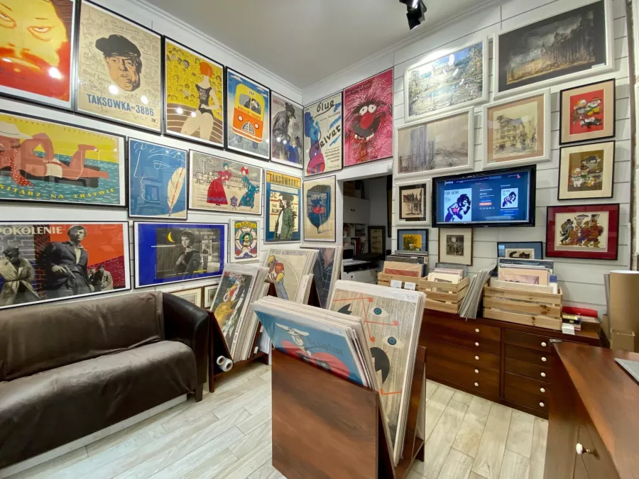 Polonya Poster Okulu için zamansız moda. Grafiteria galerisinin sahibi Magdalena Sosenko ile Dobre Interior'ın sohbeti.