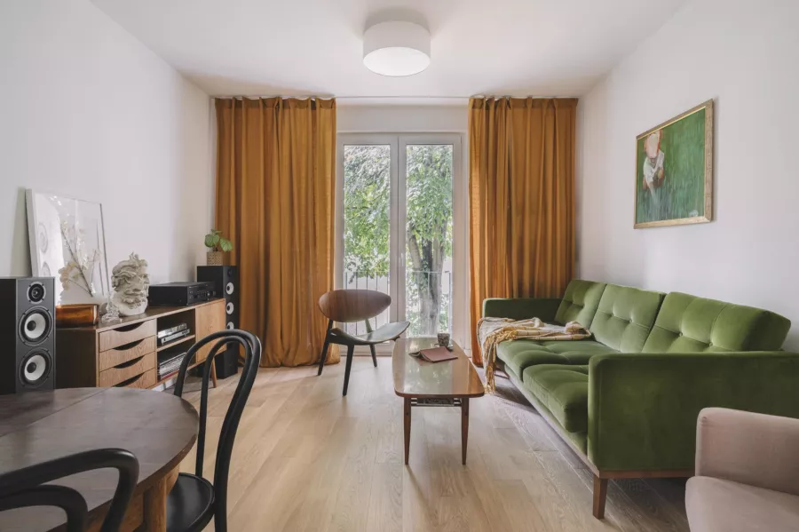 Bir apartmandaki sıkışık bir apartman dairesinden geniş bir apartman dairesine. Bu metamorfozun yazarı ile sürdürülebilir tasarım hakkında konuşuyoruz.